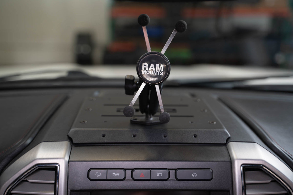 2015-2020 F-150 & 2017-2021 F-250/350 Digital Device Dash Mount