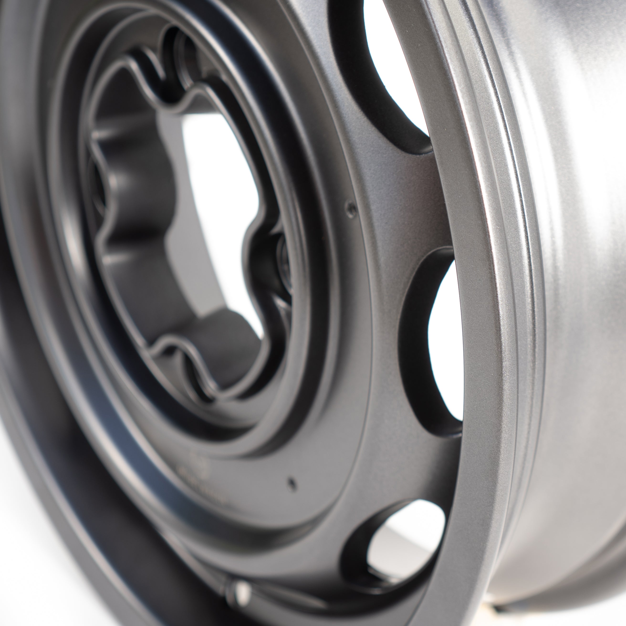 Mobelwagen Mw Race Interceptor 15X4.5 +25 Gunmetal