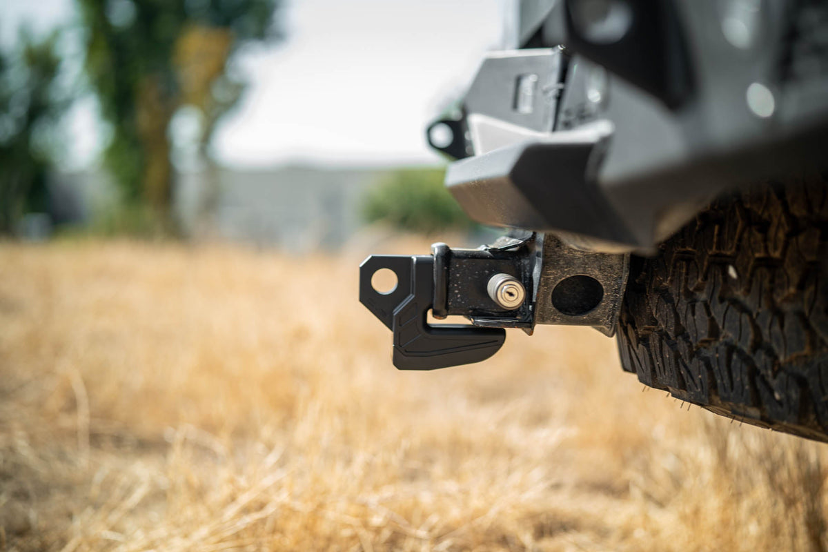 DV8 Xtract Hitch Skid Plate