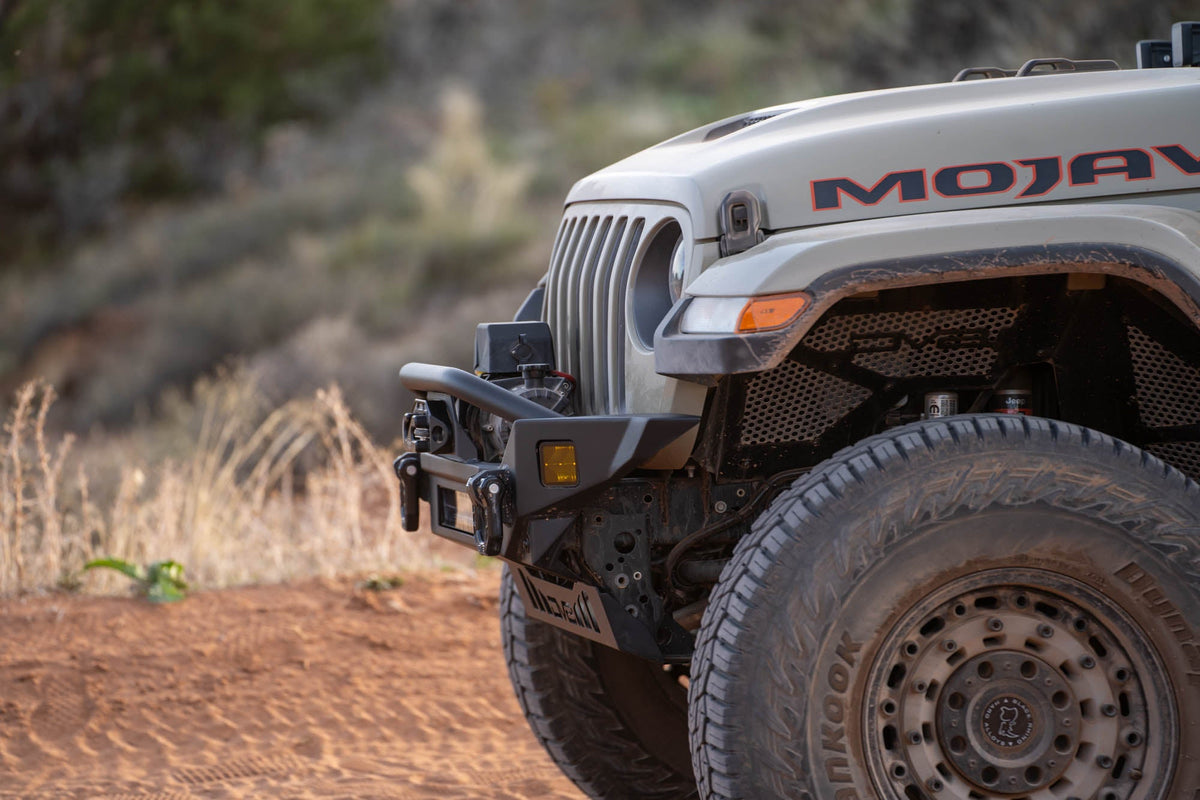 Jeep Wrangler JL & Gladiator JT FS-7 Mid-Width Winch Front Bumper
