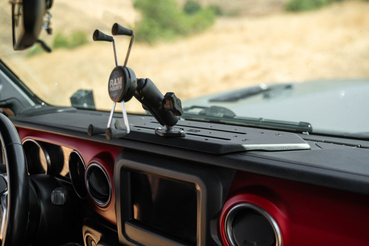 Jeep Wrangler JL & Gladiator JT Device Dash Mount V2