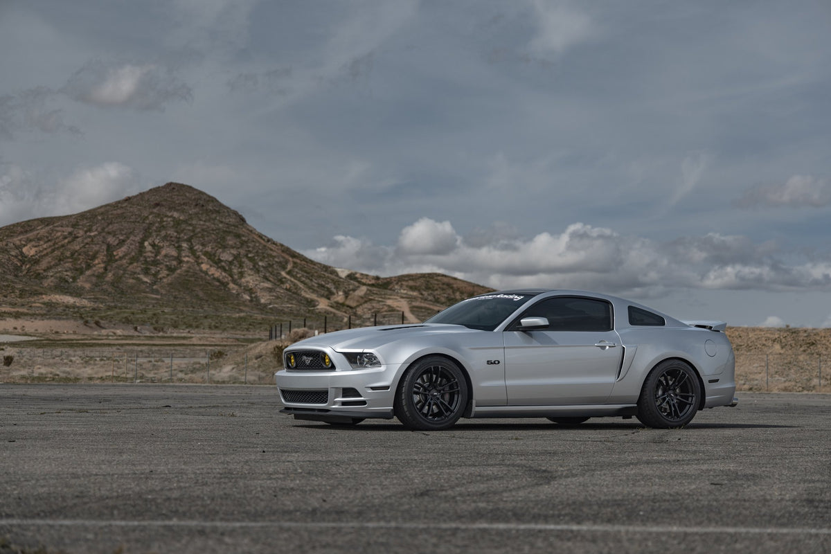 American Racing AR941 Mach Five Gloss Black on a 2013 Ford Mustang