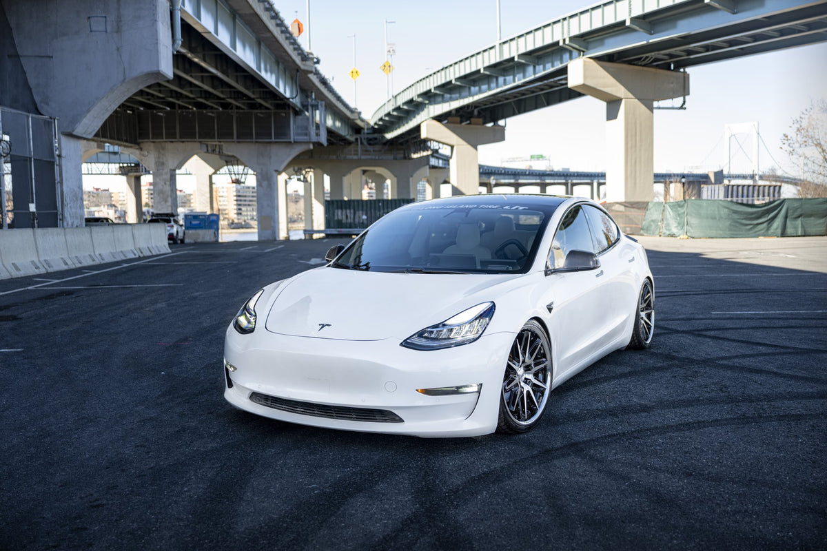 Asanti AB047 Imperator Gloss Black Machined with SS Lip on a Tesla