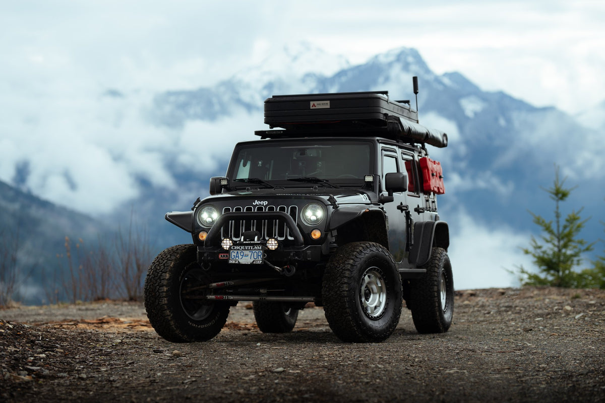 Black Rhino BR018 Voyager Silver Machined with M-Black Lip on a Jeep Wrangler