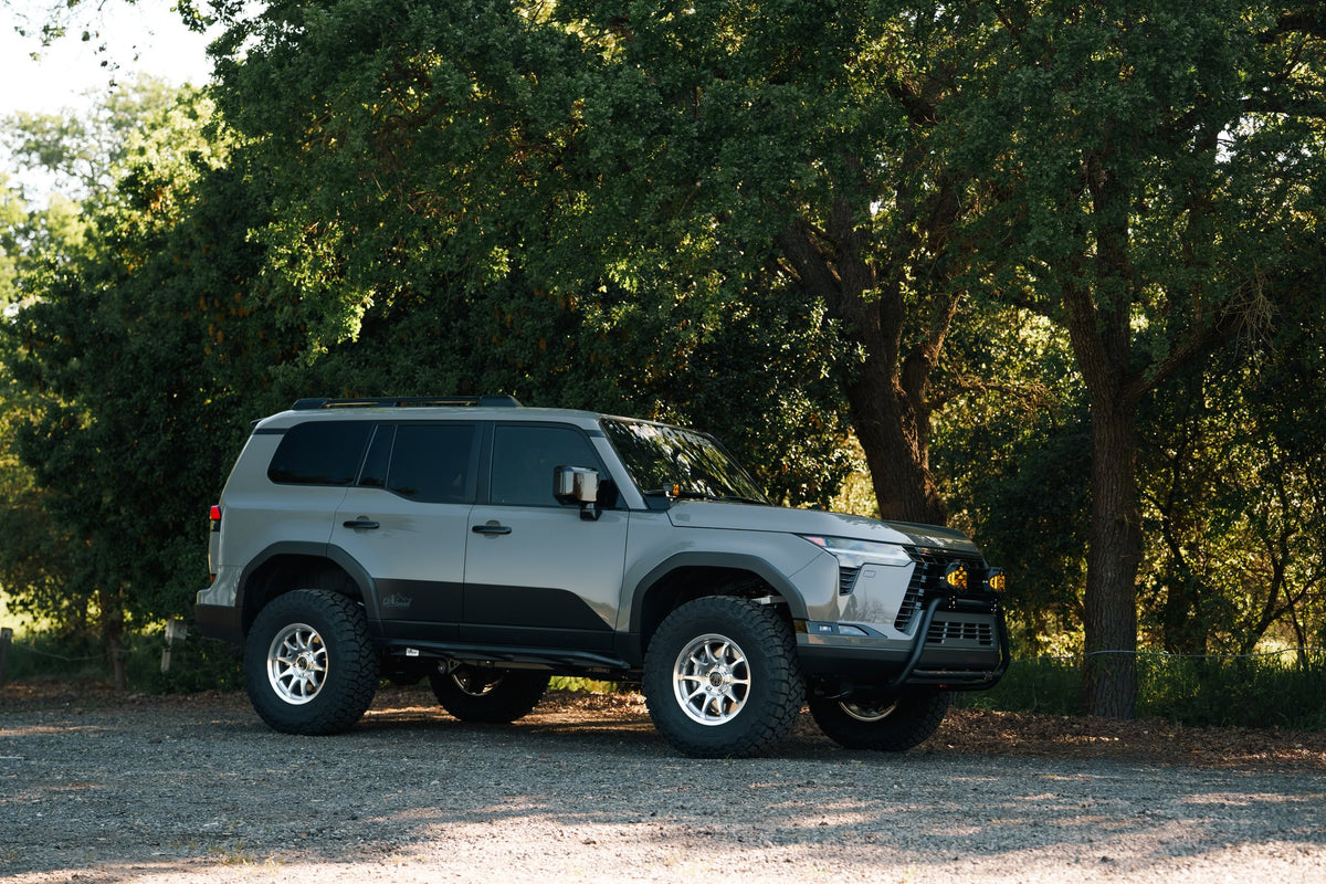 Black Rhino BR038 Ronin Gloss Silver with Machined Face on a 2025 Lexus GX550