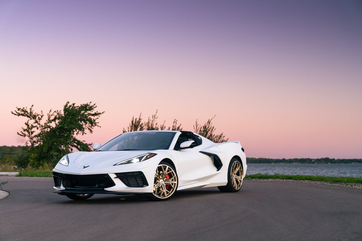 Cray Hammerhead Gloss Gold with Mirror Cut Face on a 2021 Corvette C8