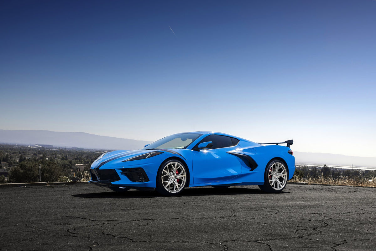 Cray Hammerhead Gloss Silver with Mirror Cut Face on a 2021 Corvette C8