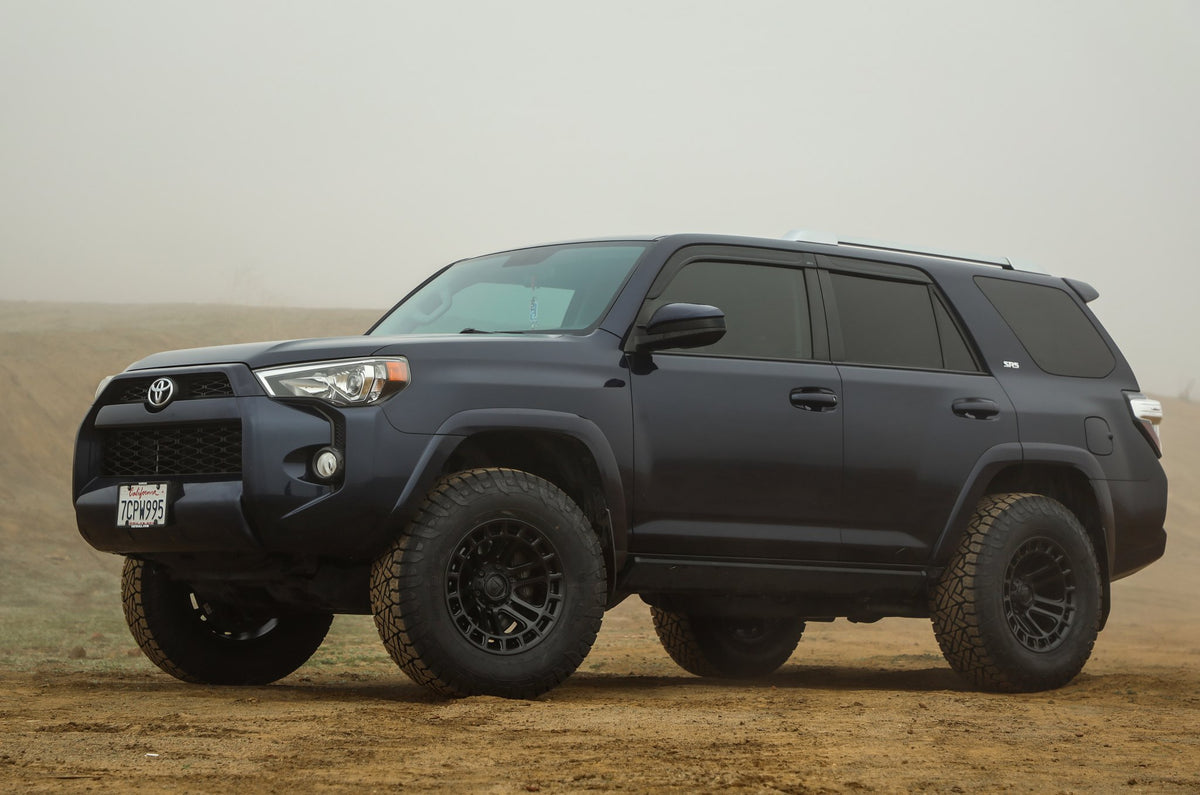 Fuel Off-Road D718 Heater Matte Black on a Toyota 4Runner