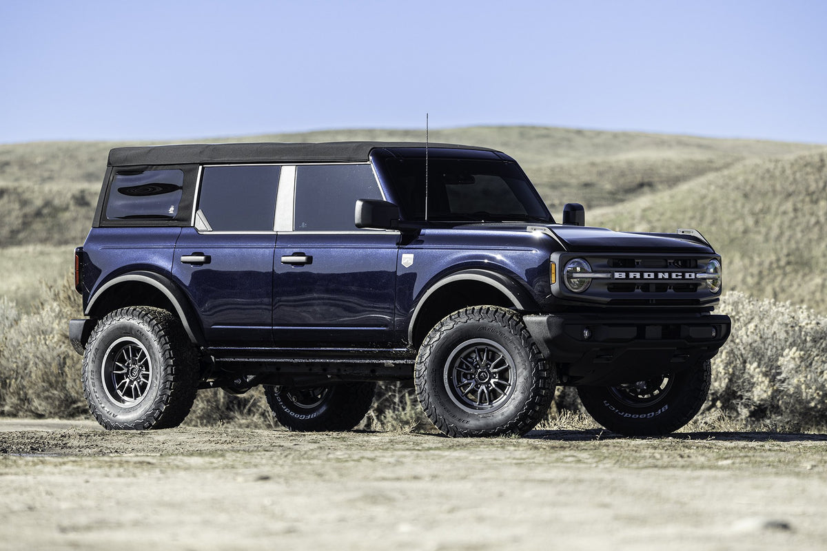 Fuel Off-Road D789 Clash Gunmetal on a Ford Bronco