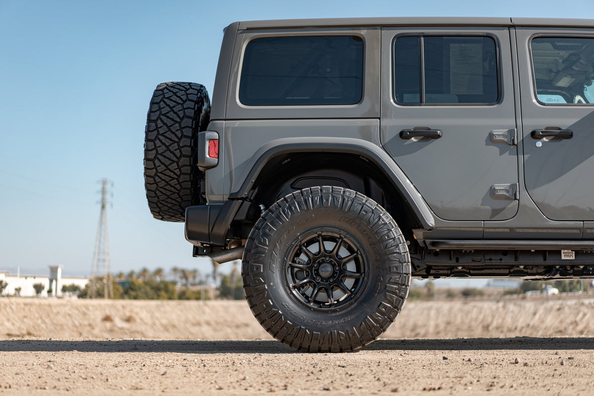Fuel Off-Road D791 Variant Matte Black on a Jeep