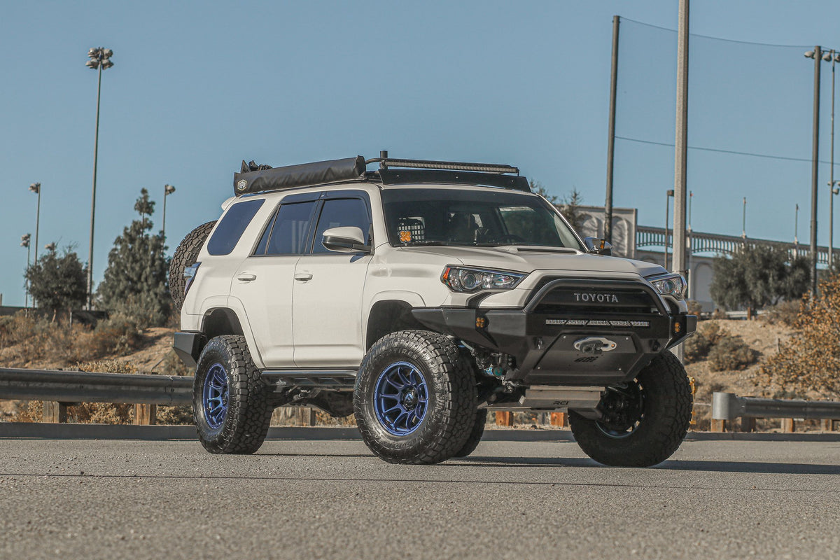 Fuel Off-Road D794 Variant Dark Blue on a Toyota 4Runner