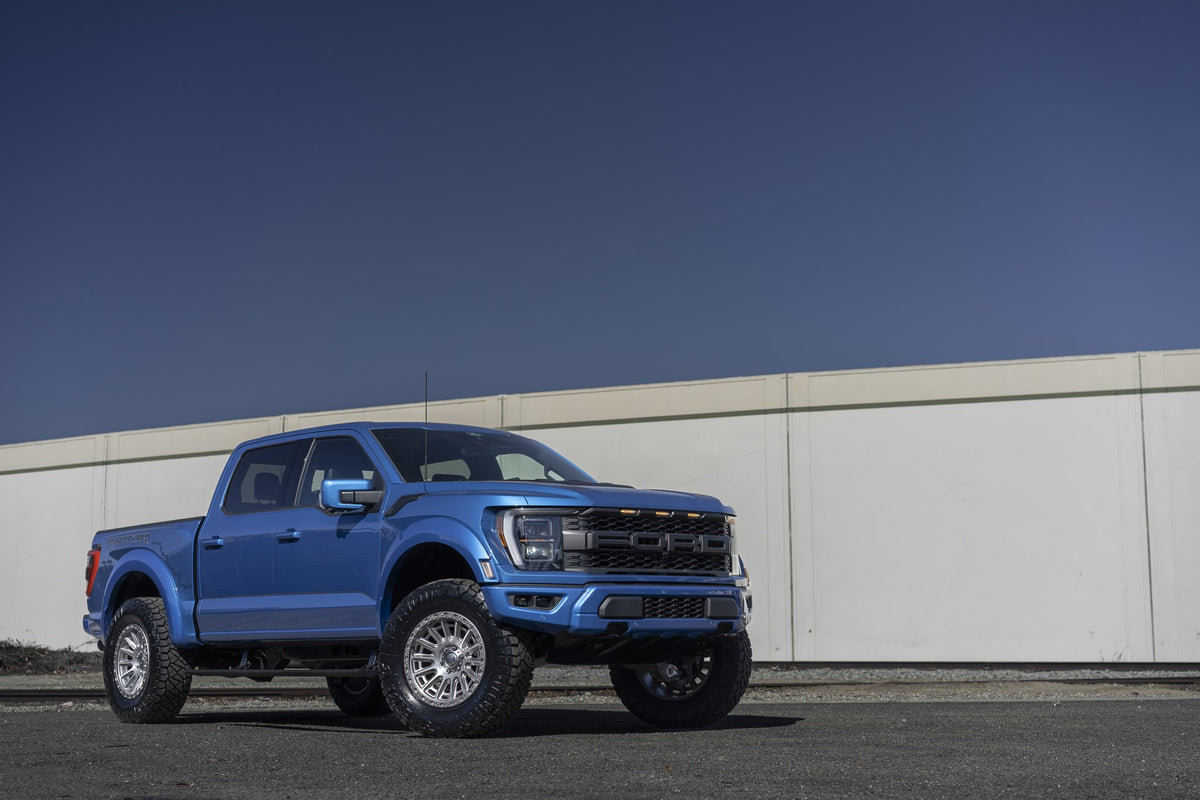 Fuel Off-Road D833 Cycle Platinum on a Ford F150 Raptor