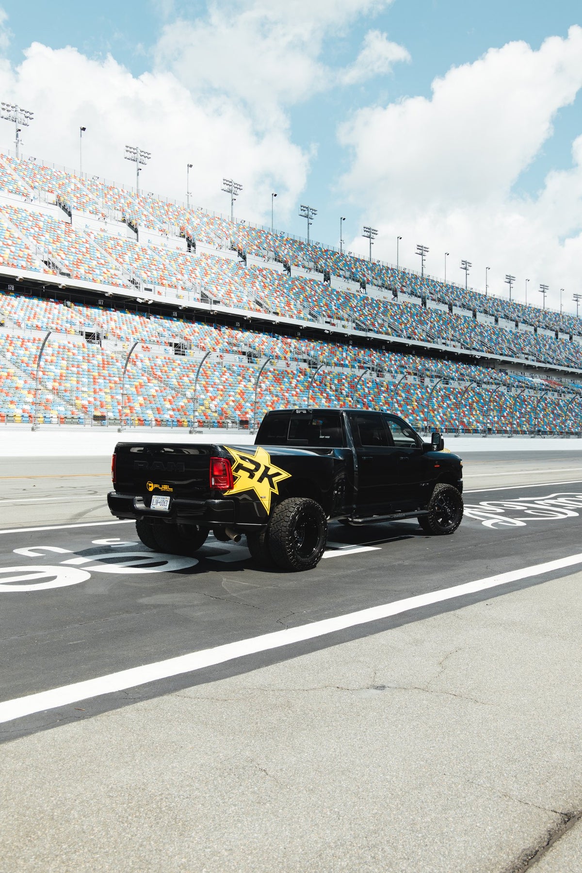 Fuel Off-Road D911 Circuit Dually Gloss Black on a RAM 3500