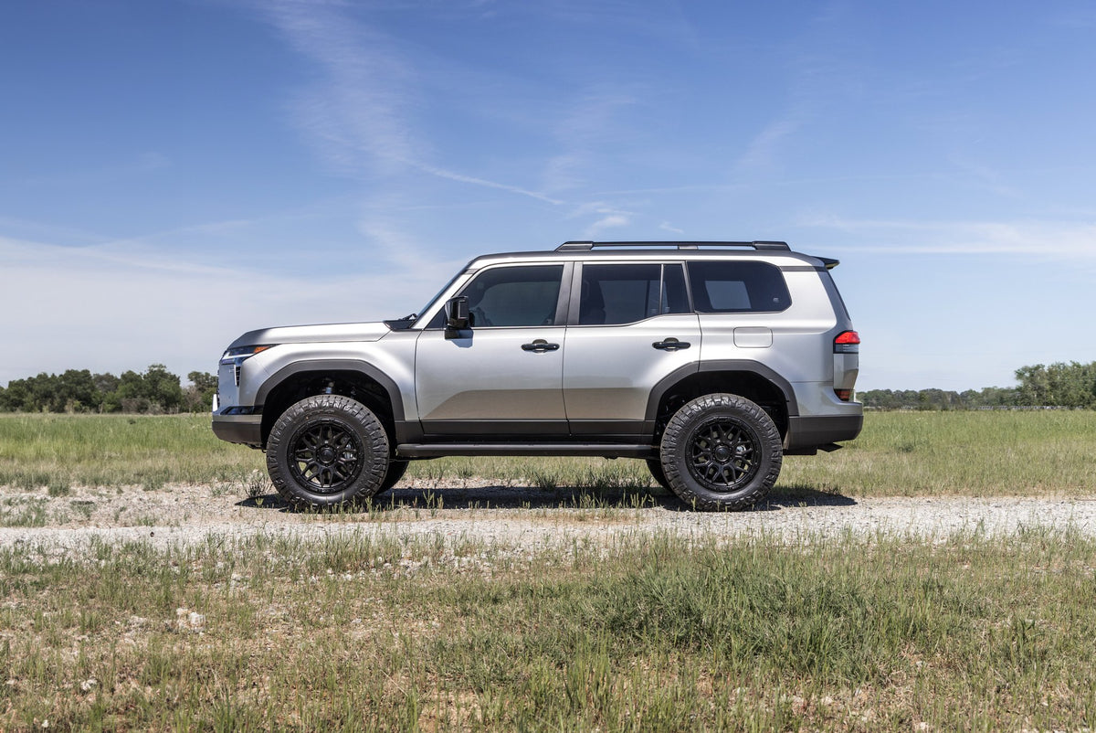 Fuel Off-Road FC881 Surge Matte Black with Gloss Black Lip on a Lexus GX550