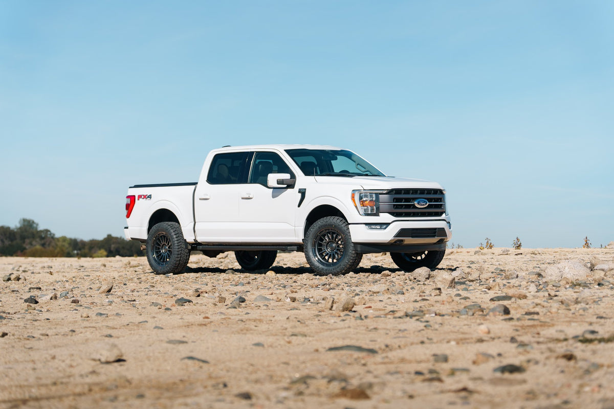 Fuel Off-Road FC905 Ascend Matte Black with Gloss Black Lip on a Ford F150