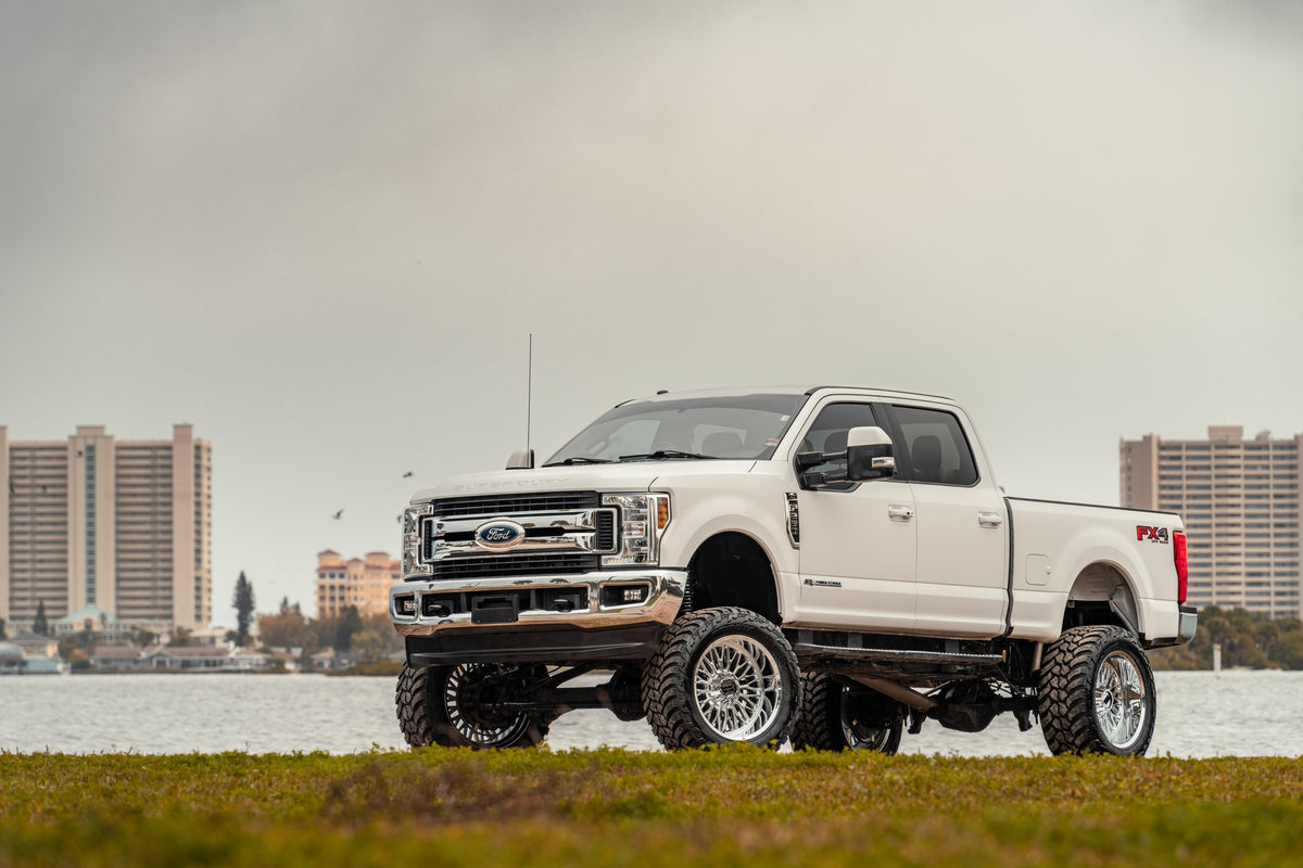 Moto Metal MO809 Stinger Chrome on a Ford F250