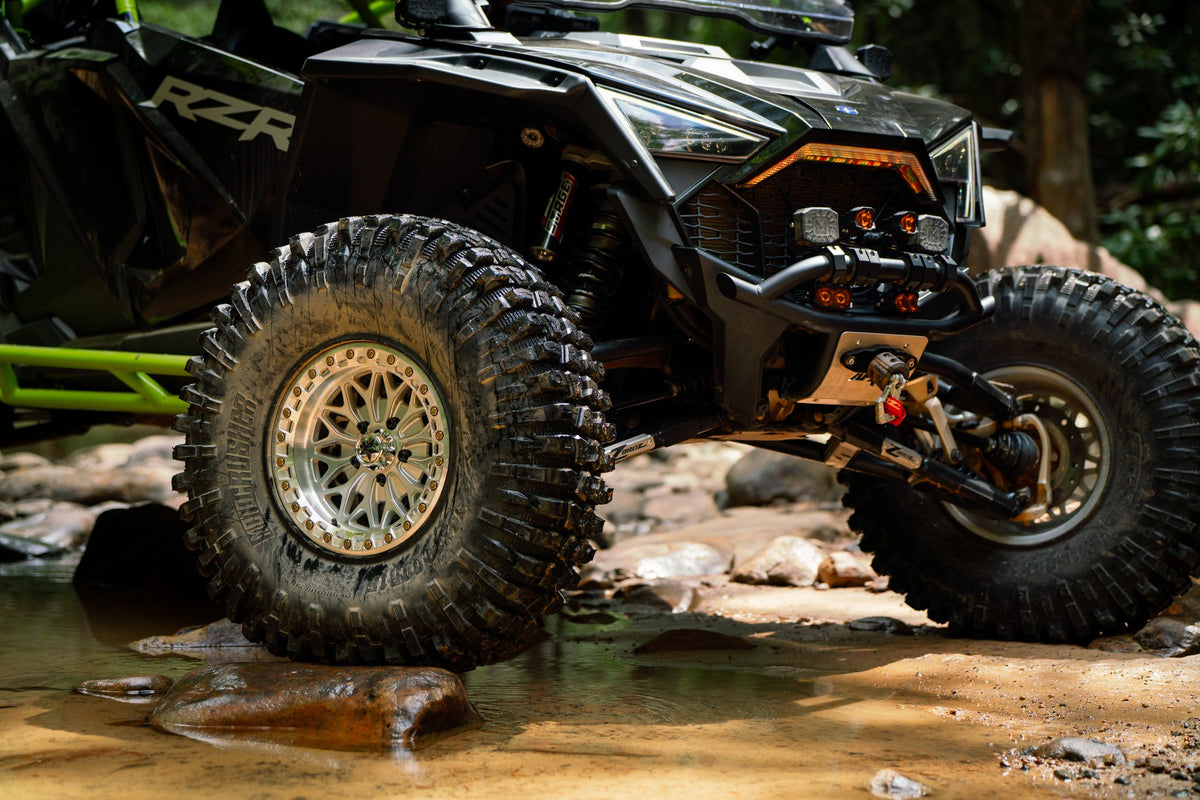 MSA MA53 Bolo UTV Beadlock Gloss Silver with Machined Face on a Polaris RZR Turbo R