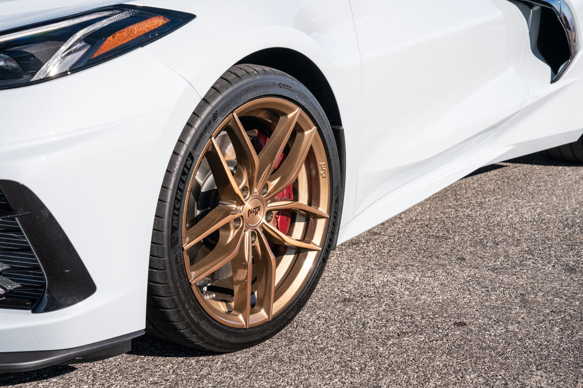 Niche M202 Vosso Gloss Bronze Brushed on a 2021 Chevy Corvette