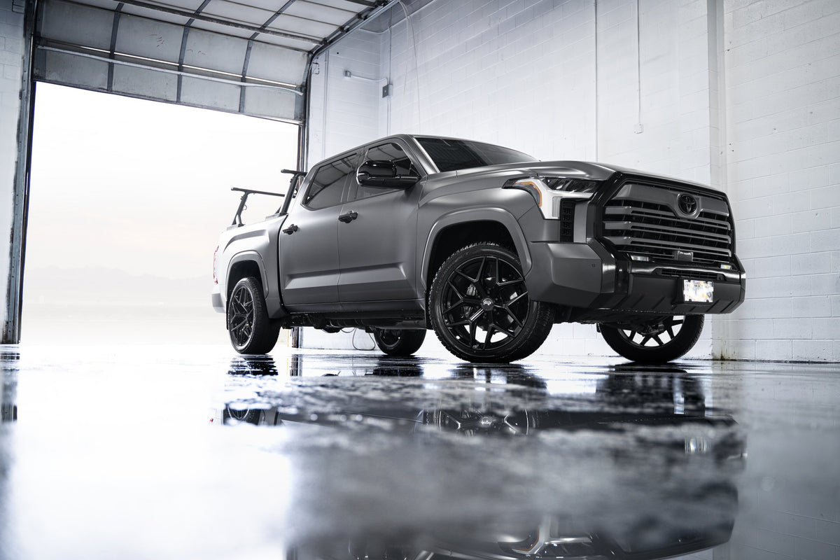 Niche M231 Vice SUV Gloss Black on a 2022 Toyota Tundra