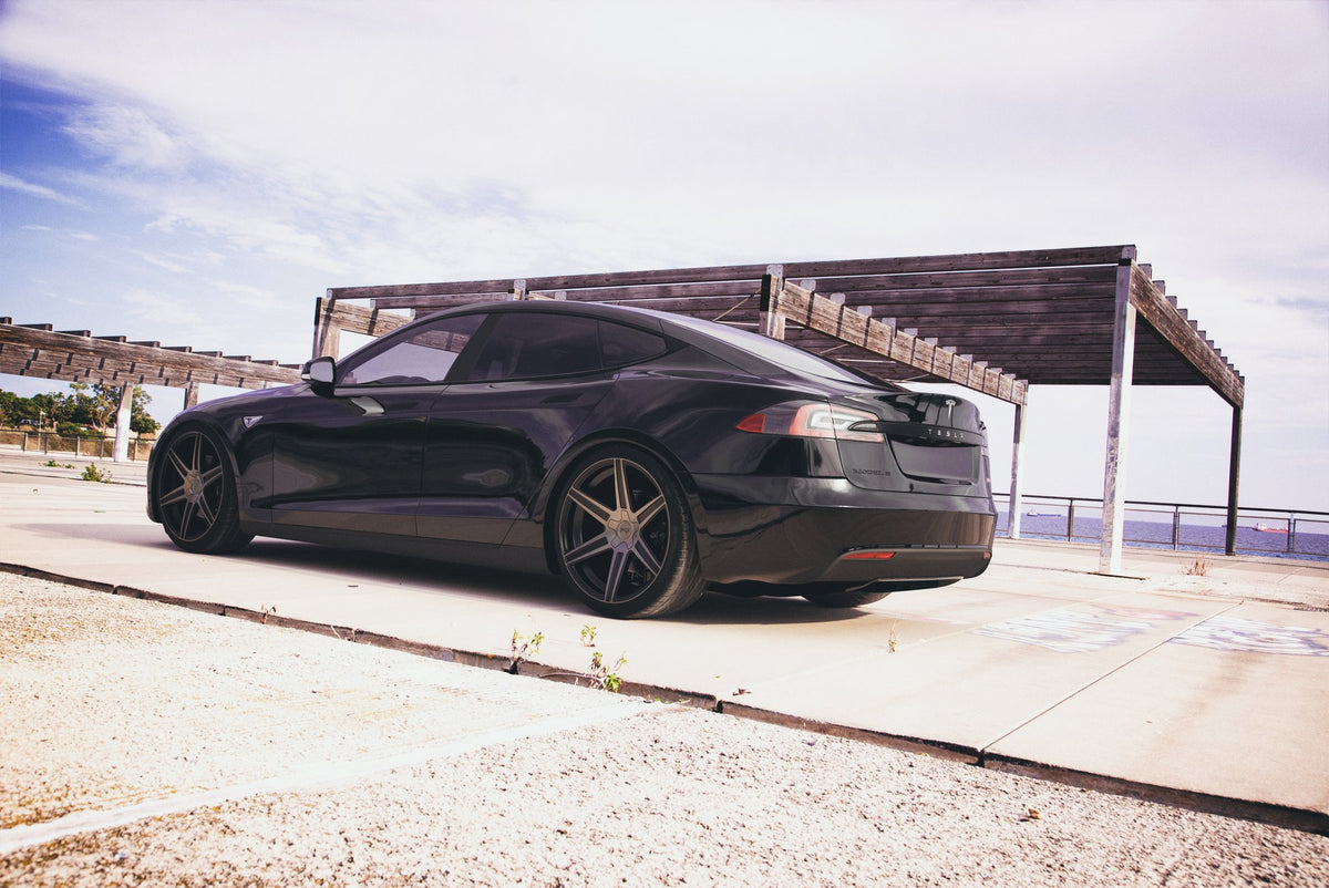 Niche M236 Carina Matte Machined Double Dark Tint on a 2021 Tesla