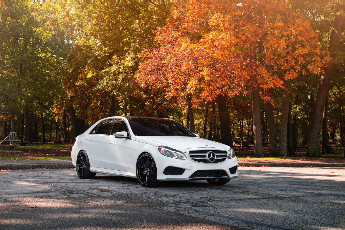 Niche M240 Rainier Gloss Black on a 2018 Mercedes