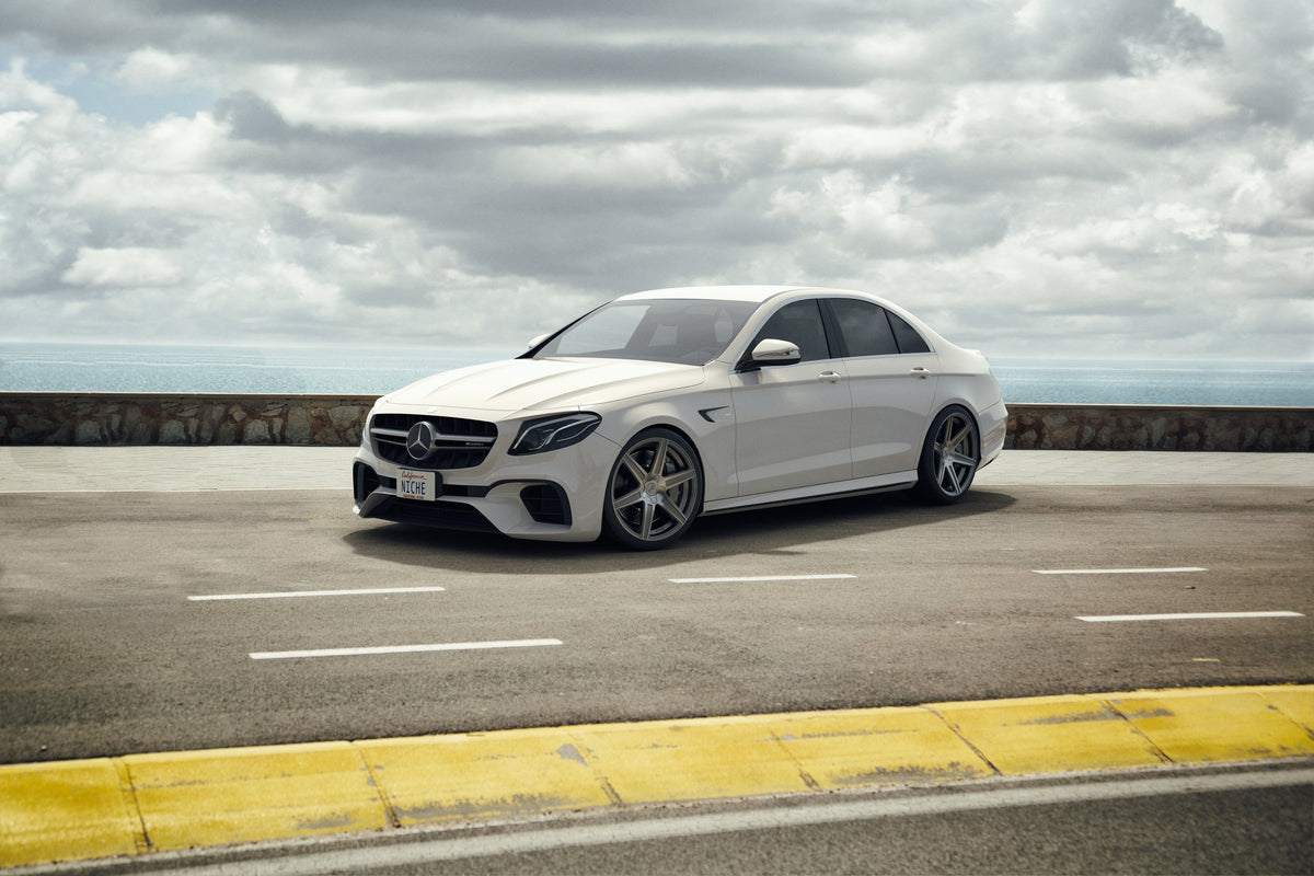 Niche M241 Carina Anthracite Brushed on a Mercedes E63