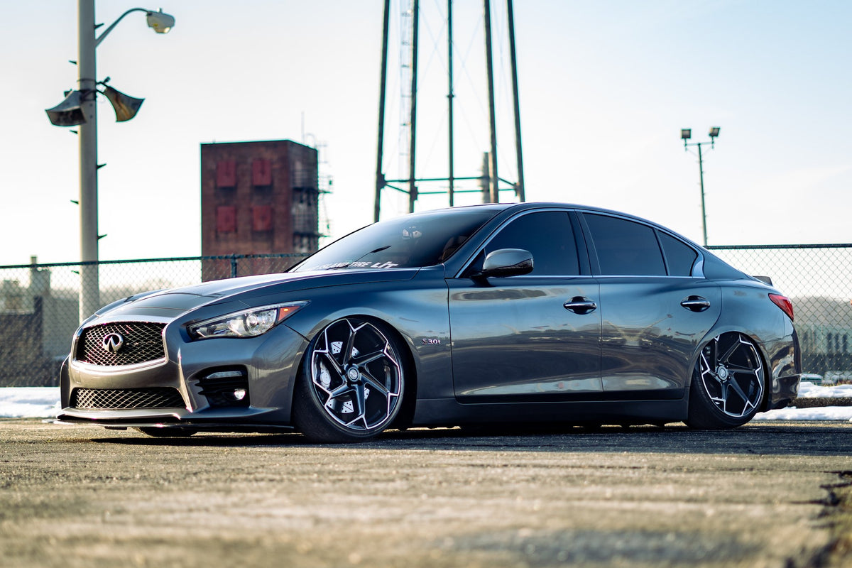 Niche M255 Flash Gloss Black Brushed on a 2020 Infiniti Q60