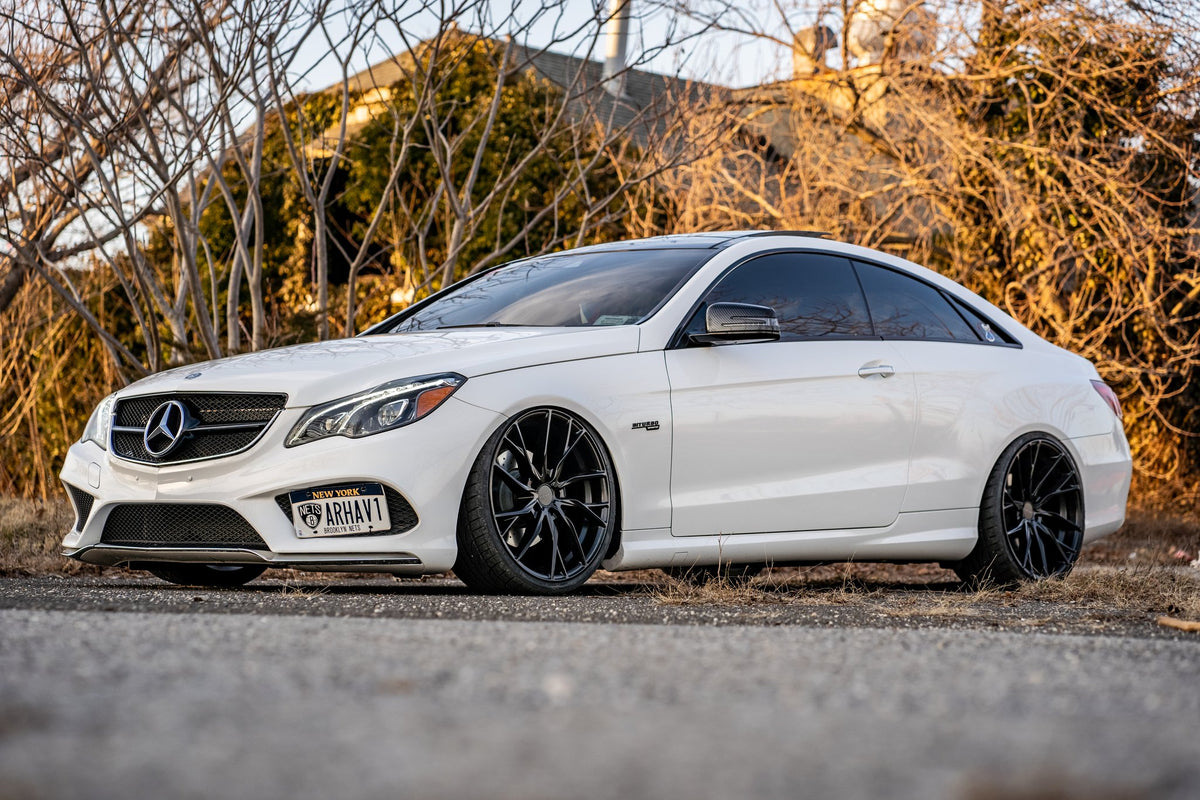 Niche M272 Novara Matte Black on a 2016 Mercedes E400
