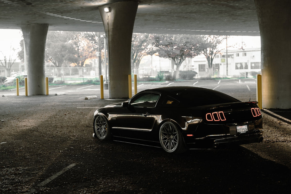 Niche NC277 Calabria 5 Matte Gunmetal on a Ford Mustang