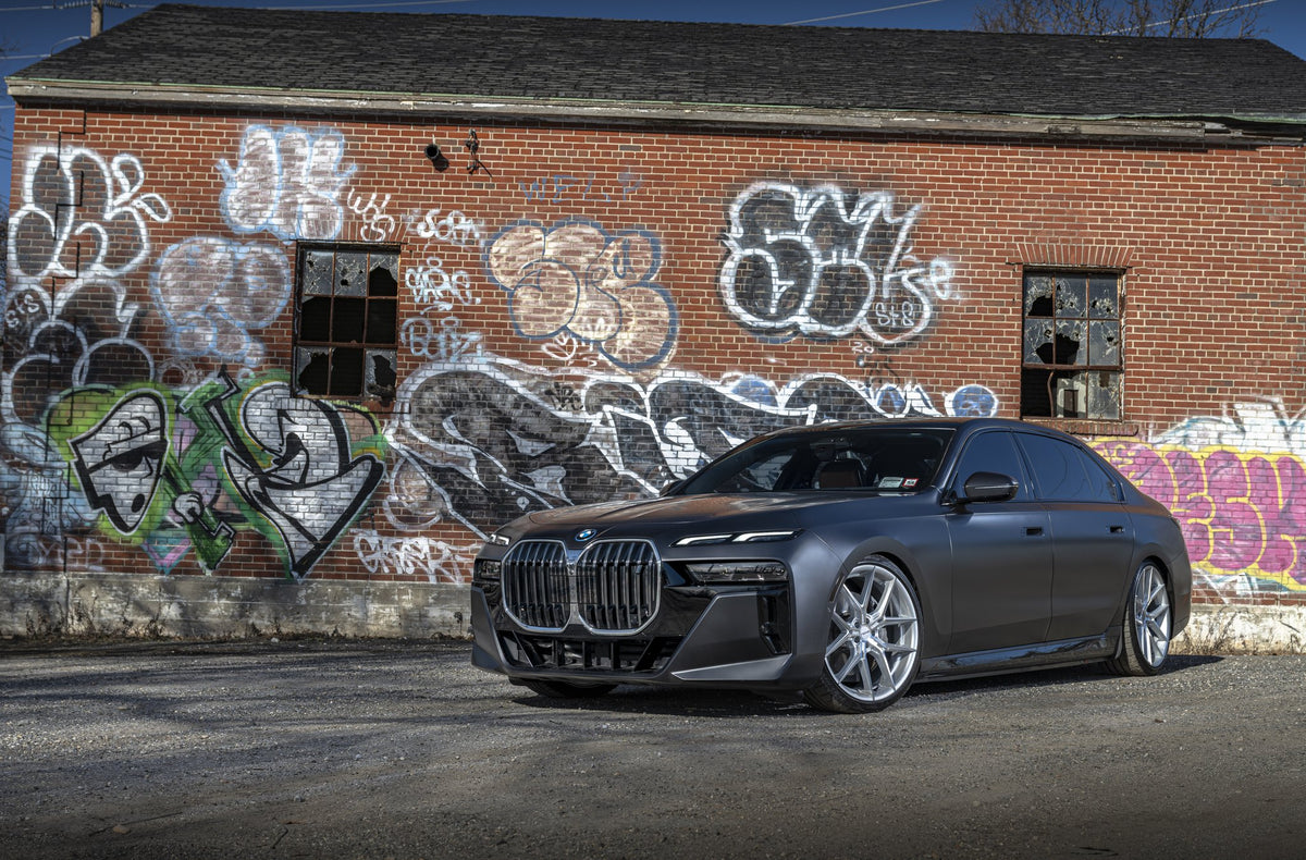 Niche NC279 Prodigy 5 Silver with Machined Face on a 2024 BMW i7