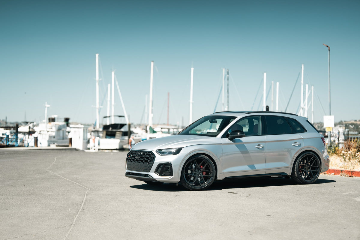 Niche NC281 Rise Gloss Black on a 2023 Audi SQ5