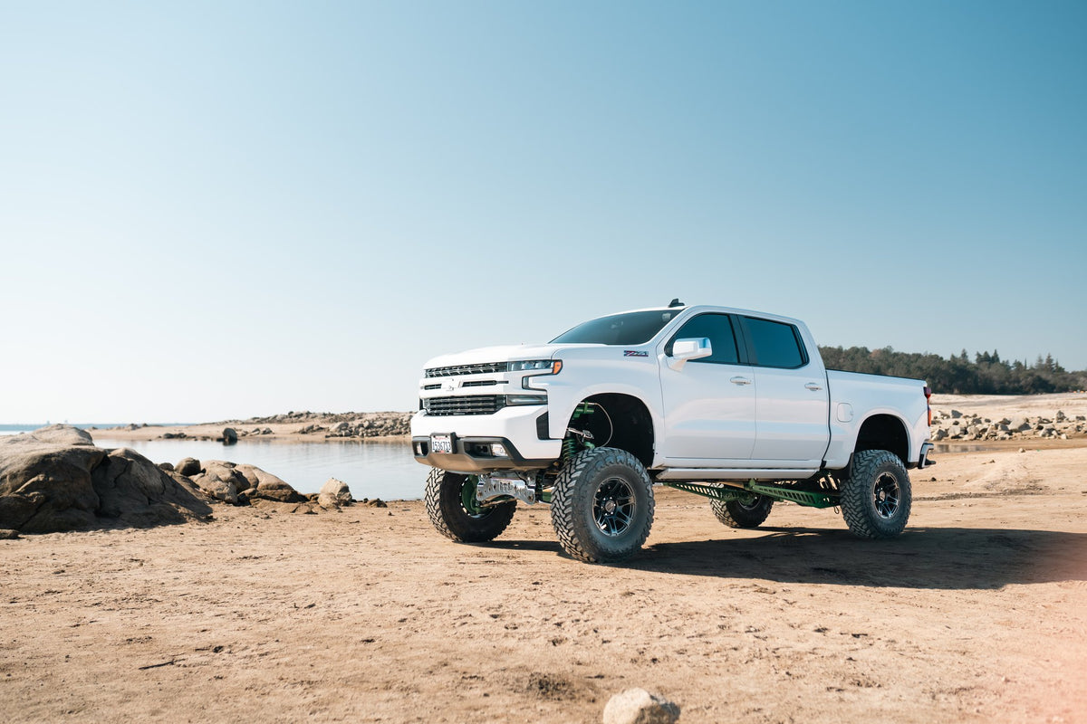 Pro Comp PA204 Roughneck Matte Black on a Chevrolet Silverado