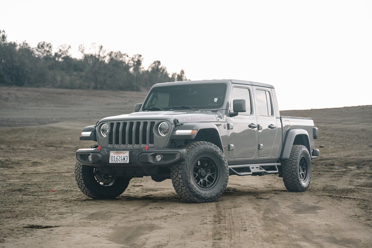Pro Comp PA205 Wraith Matte Black on a 2022 Jeep Gladiator