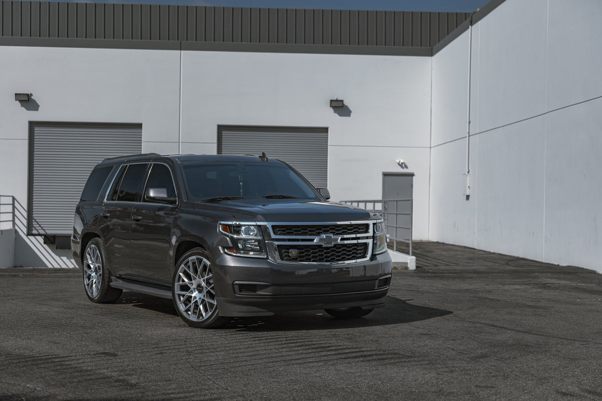 Status ST005 Matrix Anthracite Mirrored on a Chevrolet Tahoe